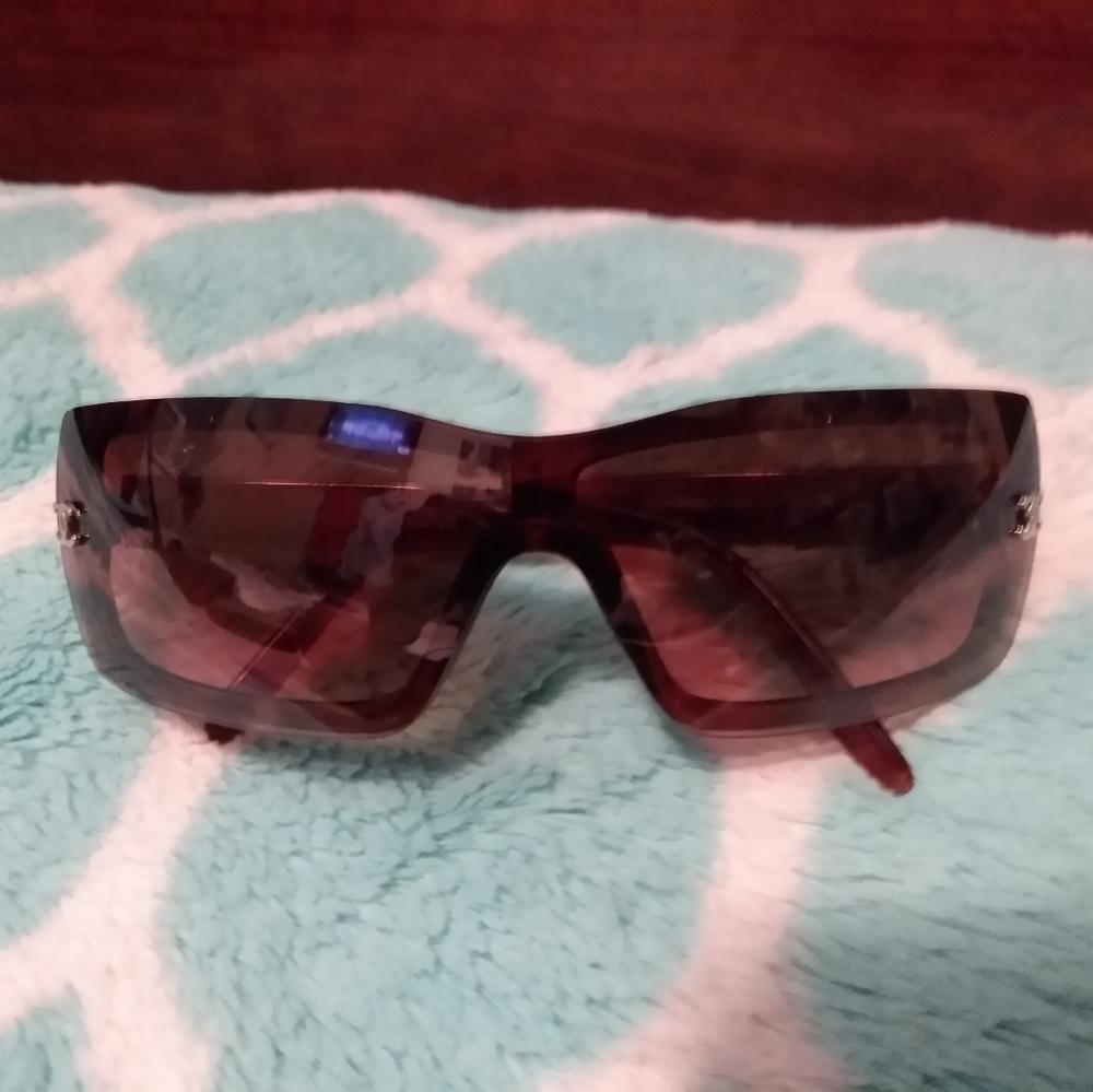 Chanel women's sunglasses- made in Italy. Model 5065 serial # P253/75/12/122